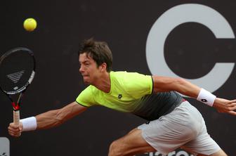 Aljaž Bedene je po dobrih treh urah že spakiral kovčke, Nadal napredoval