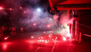 Napeto na ulicah Beograda, prišel je tudi Vučić #foto #video