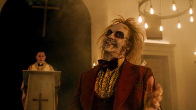Beetlejuice Beetlejuice: vrnil se je humor darkerskih osemdesetih