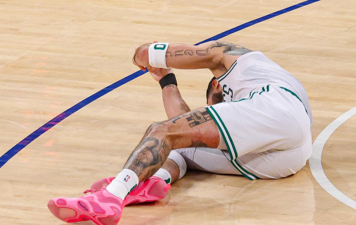 Jayson Tatum | Jayson Tatum si je na četrti tekmi konferenčnega polfinala pretrgal Ahilovo tetivo in že prestal operacijo, tako da ga čaka dolgo okrevanje. | Foto Reuters