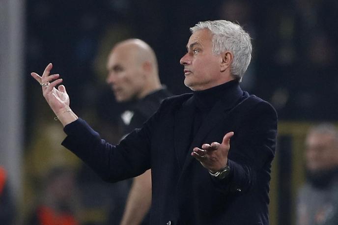 Jose Mourinho | Težki dnevi tako v domači ligi kot v Evropi so za Joseja Mourinha. | Foto Reuters