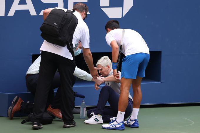 Kot je videti, je 17-kratni zmagovalec turnirja za grand slam sodnico zadel v vrat. | Foto: Gulliver/Getty Images