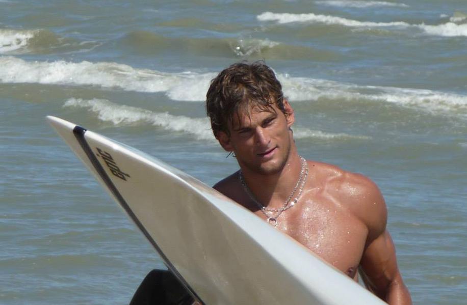 Kaj je bil razlog, da je tako mlad zapustil Slovenijo? #video