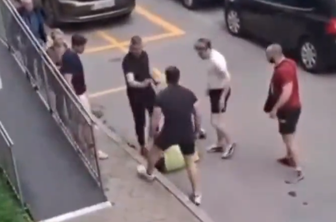 Šokanten prizor v Šiški: trije na enega, nato odjeknili streli #video
