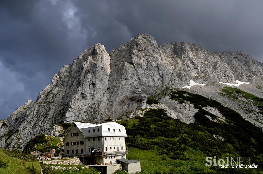 Cojzova koča na Kokrskem sedlu