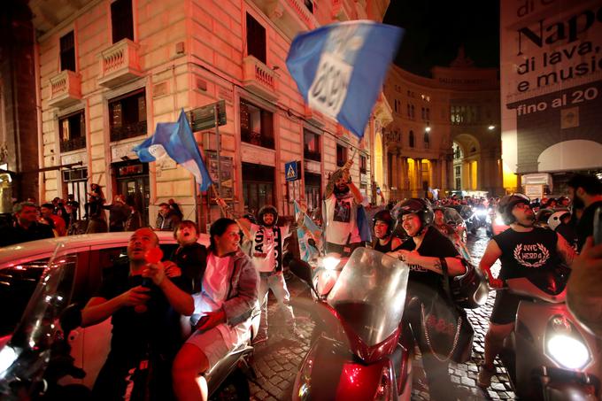 Neapelj, navijači Napolija | Foto: Reuters