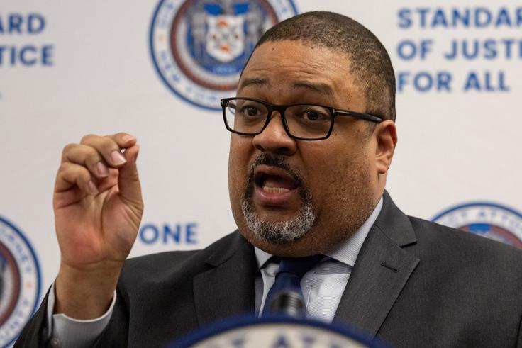 Newyorški tožilec Alvin Bragg je napovedal nov proces proti Weinsteinu. | Foto: Reuters