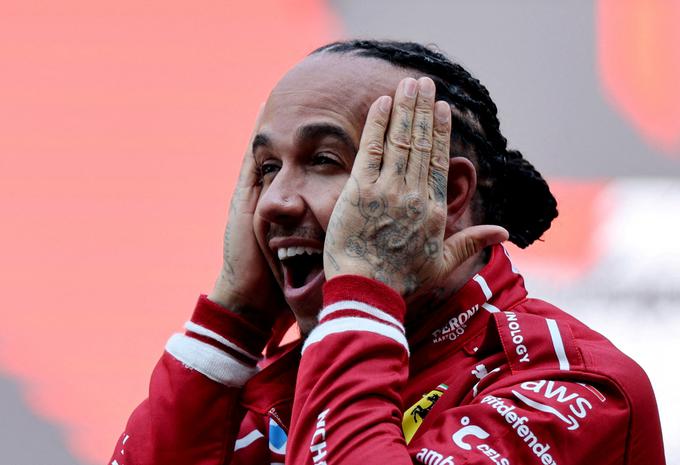 Lewis Hamilton v Šanghaju preseneča še samega sebe. | Foto: Reuters