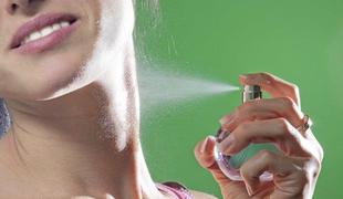 Triki za obstojnejši vonj parfuma na vaši koži