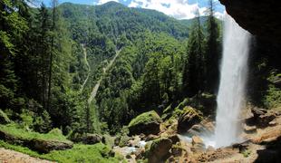 Zaradi varnosti odstranili most pod slapom Peričnik