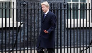 Zaradi brexita odstopil britanski minister za promet