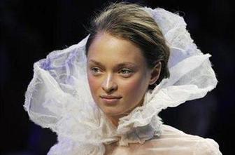 Pariška visoka moda "haute couture" v znamenju recesije