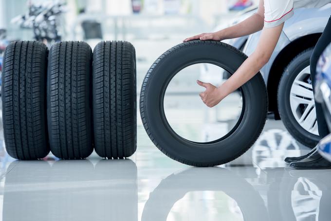 Izbira zimskih pnevmatik je za voznike ena najpomembnejših (in tudi najtežavnejših) odločitev te jeseni. | Foto: 