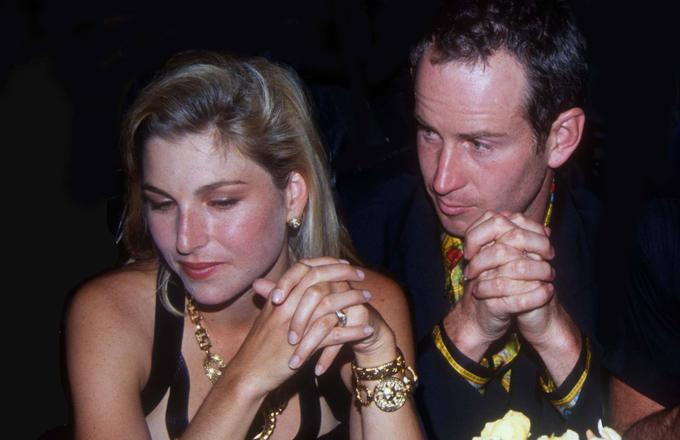 Leta 1986 se je poročila s teniškim zvezdnikom Johnom McEnroejem, s katerim ima tri otroke. Razšla sta se leta 1992, dokončno ločila pa dve leti pozneje. | Foto: Guliverimage