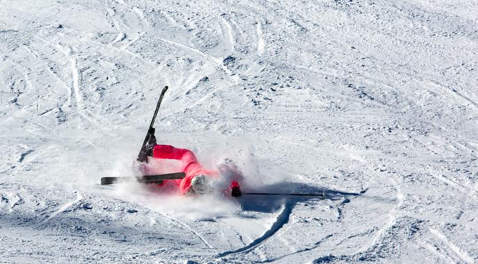 Hujši nesreči na smučišču, oba odpeljali s helikopterjem