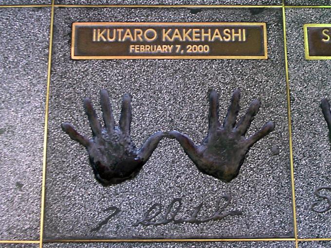 Odtis dlani Ikutara Kakehašija v Hollywoodu. | Foto: Thomas Hilmes/Wikimedia Commons