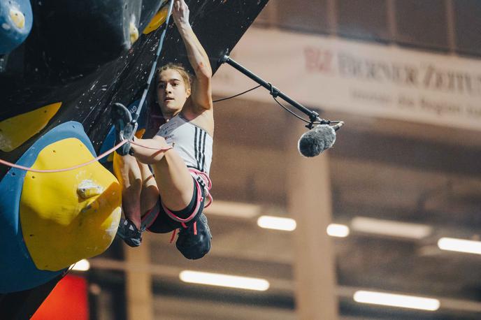 Lucija Tarkuš, Bern 2023, polfinale | Lucija Tarkuš je zasedla 21. mesto z dvema osvojenima conama. | Foto Lena Drapella/IFSC