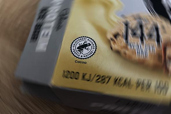 Razvpita žaba na prehranskih izdelkih: kaj pomeni v resnici?