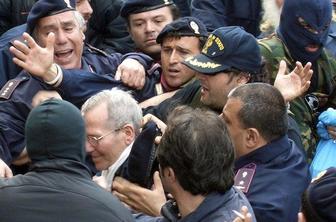 V policijski operaciji proti mafiji na Siciliji aretirali 40 ljudi