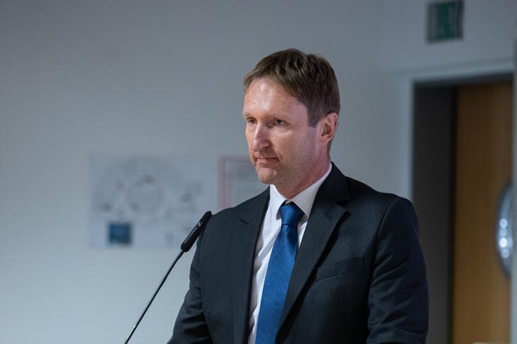 "Večina Slovencev se še vedno počuti varno ali zelo varno," poudarja Prezelj. | Foto: Katja Kodba/STA