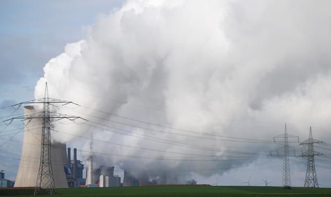 To je termoelekrtarna nemškega energetskega velikana RWE. Po študiji iz leta 2013 je RWE  odgovoren za 0,5 odstotka globalnih izpustov toplogrednih plinov od začetka industrializacije. | Foto: Reuters
