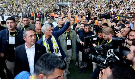 Mourinho obnorel Istanbul: Ta dres je moja koža #video