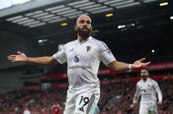 V živo: Šeško na klopi, Mbeumo takoj šokiral Anfield