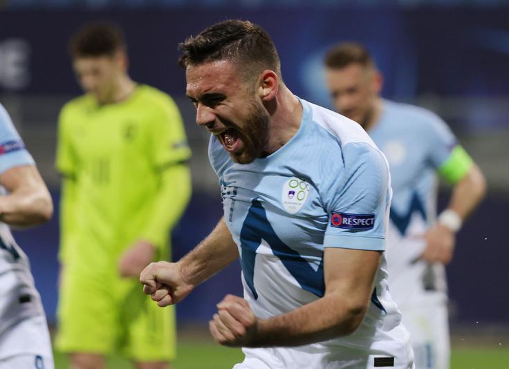 Na Euru 2021, ki sta ga gostili Slovenija in Madžarska, zato je imela slovenska reprezentanca predhodno možnost nastopa, je za edini zadetek Ačimovićeve čete na treh tekmah poskrbel Aljoša Matko. Zatresel je mrežo Češke. | Foto: Reuters