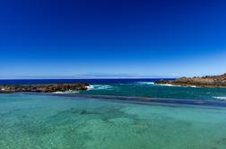 Na španskem Tenerifu visoki valovi odnesli tri življenja