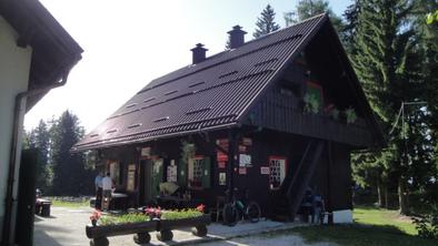Koča na Naravskih ledinah (1072 m)
