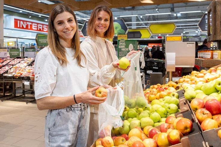 Z ukinitvijo plastičnih vrečk na oddelku sadja in zelenjave bodo v Sparu prihranili kar 105 ton plastike. | Foto: Spar Slovenija