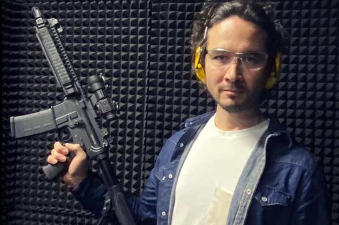 Lado Ohotnikov | Vladimir Ohotnikov, znan tudi kot Lado, je v Združenih državah Amerike iskana osebe. Tamkajšnji organi pregona mu očitajo, da je vlekel niti v ozadju piramidne sheme, ki je povsem svetu oškodovala kar 3,4 milijona ljudi.  | Foto Facebook / Lado Ohotnikov