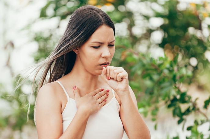Alergija | Sezonska alergija se lahko kaže s kašljem in oteženim dihanjem. | Foto Getty Images