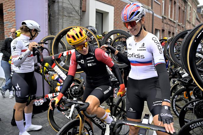 Eugenija Bujak Binche Chimay Binche 2025 | Poljakinja Eugenija Bujak (desno v dresu slovenske prvakinje), ki je od leta 2018 nastopala za slovensko reprezentanco, se je zaradi zdravstvenih težav in želje po materinstvu odločila za konec tekmovalne kariere.  | Foto Profimedia