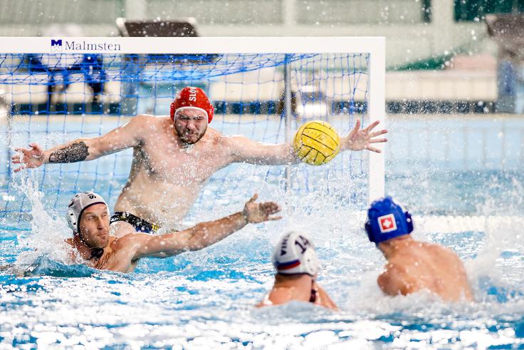 Na dvoboju s Švico se je izkazal slovenski vratar Jure Beton. Opravljal je vlogo kapetana in v tej vlogi nadomestil obolelega Martina Puša. | Foto: Matic Klanšek Velej/Sportida