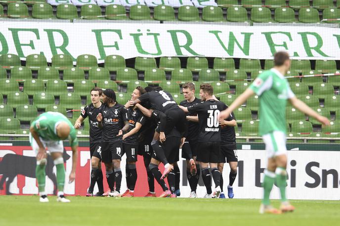 Werder Bremen | Nogometaši Werderja so v zadnjem krogu doživeli poraz proti Borussii iz Mönchengladbacha in se selijo v drugo ligo. | Foto Guliverimage