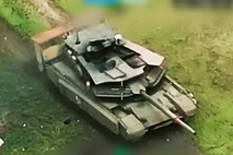 Ruski tank na tarči enote Kraken