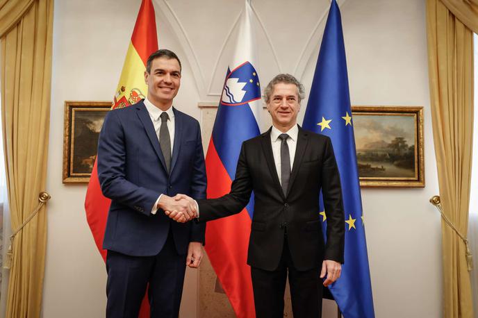 Golob In Sanchez | Oba premierja sta eksplicitno poudarjala pomen strateške avtonomnosti Evrope, kar bo tudi med prioritetami bližajočega se španskega predsedovanja EU. | Foto STA