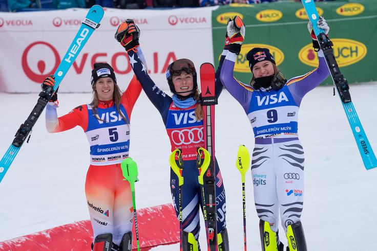 Zmagovalna trojka slaloma v Špindlerjevem Mlinu na Češkem. | Foto: Guliverimage