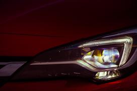 Opel astra IntelliLux LED matrične luči