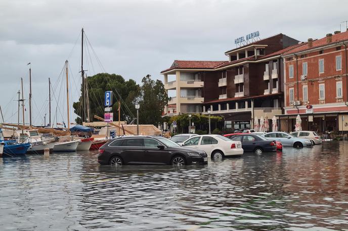 poplavljanje morja, Obala, poplave | Danes med 7. in 10. uro bo morje ob plimi poplavilo nižje ležeče dele obale. | Foto Občina Izola
