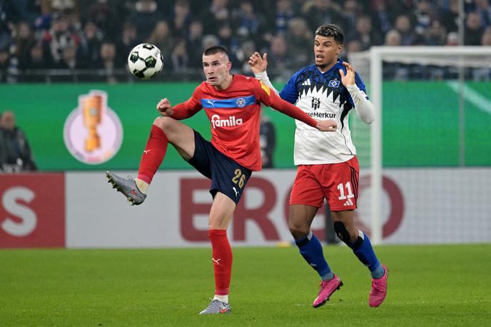 David Zec | Davida Zeca bo tudi v prihodnji sezoni vodil trener Tim Walter. | Foto Reuters