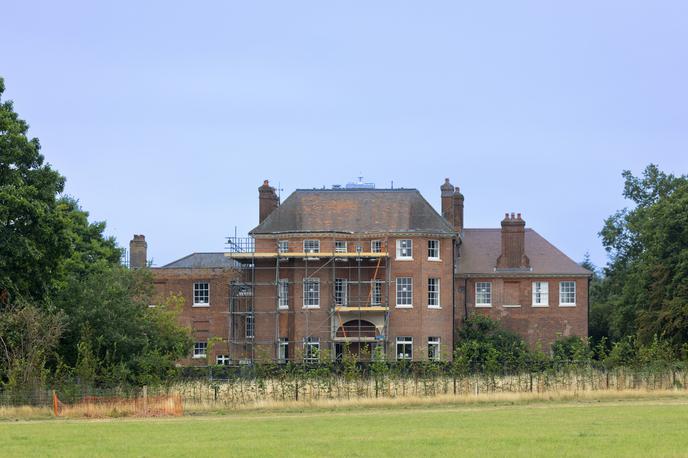 Royal Lodge, novi dom princa Williama | Graščina z osmimi sobami je bila zgrajena v 70. letih 18. stoletja in je bistveno večja od njihovega prejšnjega domovanja. | Foto Profimedia