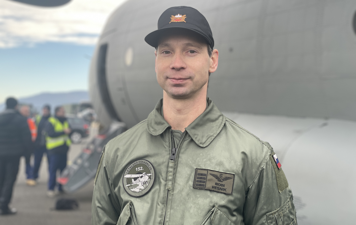 Robi Resnik pilot Spartan | Robert Resnik bo postal kapitan prvega prejeta vojaškega taktično-transportnega letala C-27J spartan. | Foto Gregor Pavšič