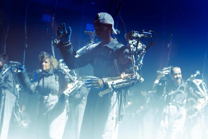 Udarni konec Pohoda za Evropo v okviru EPK bo plesno-robotski performans Brezmejno telo - Inferno v izvedbi MN Dance Company in Zavoda Kersnikova. | Foto: GO! 2025