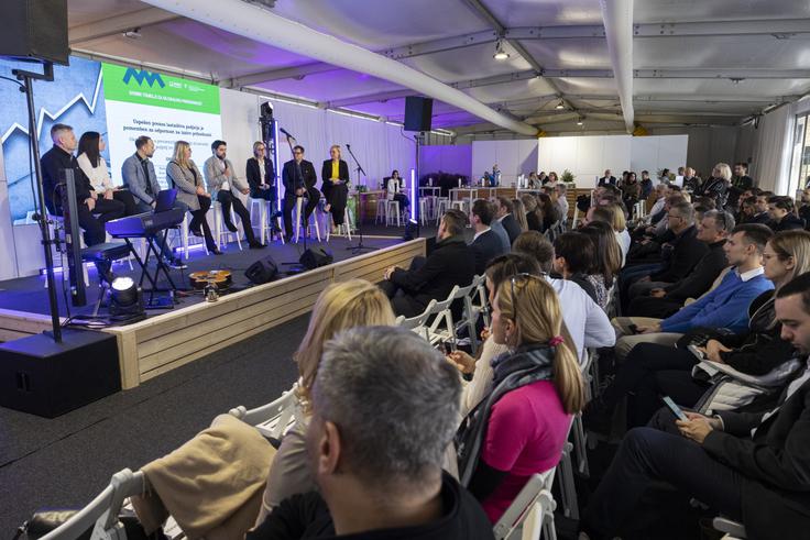 Poslovni dogodek in mreženje na temo prenosa lastništva v organizaciji SPIRIT Slovenija ob robu jubilejne 60. Zlate lisice v Kranjski Gori januarja 2024. | Foto: SPIRIT SLOVENIJA, JAVNA AGENCIJA