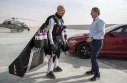 Obračun v puščavi: avtomobil proti letečemu človeku