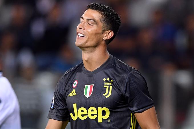 Cristiano Ronaldo še čaka na prvi zadetek v dresu Juventusa. Na prvih treh tekmah v novem klubu je sprožil kar 23 strelov, a niti eden ni našel poti v mrežo. | Foto: Reuters