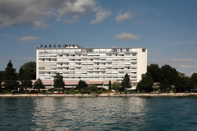 Poreče ob Vrbskem jezeru | Hotel v kraju Poreče ob Vrbskem jezeru na avstrijskem Koroškem. Še v 19. stoletju je bil to jezikovno slovenski kraj. | Foto Guliverimage