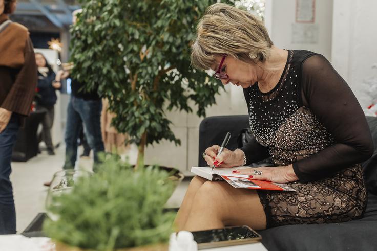 Knjigo je napisala kot spodbudo tistim, ki se znajdejo v stiski. | Foto: Mediaspeed